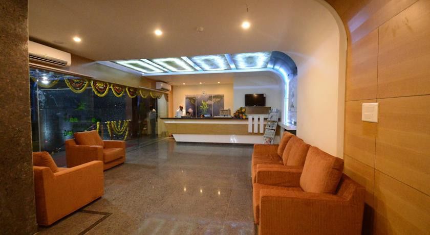 Hotel Royal Ritis Shimoga Esterno foto