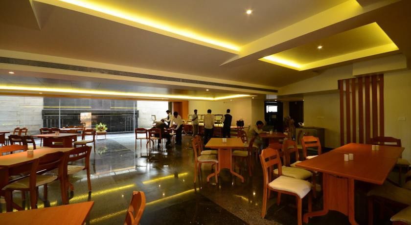Hotel Royal Ritis Shimoga Esterno foto