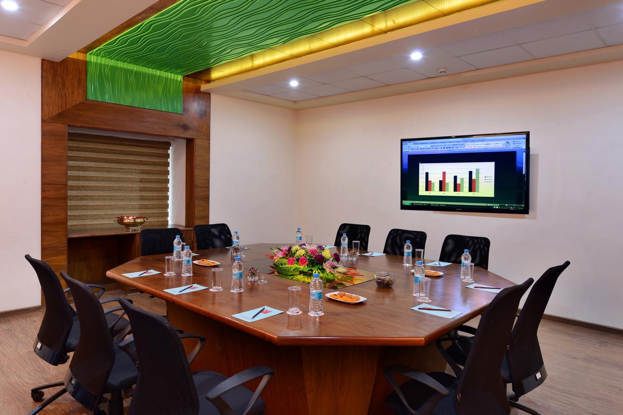 Hotel Royal Ritis Shimoga Esterno foto