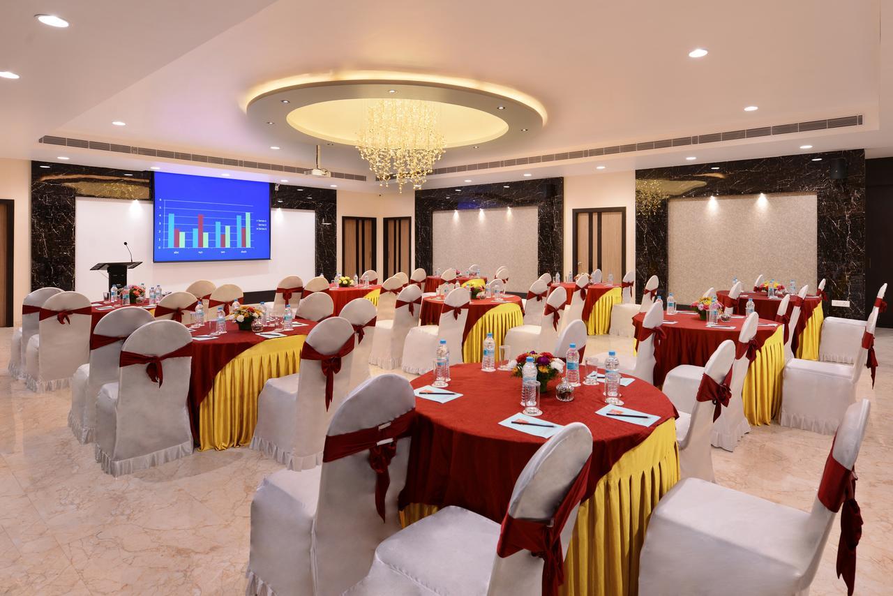 Hotel Royal Ritis Shimoga Esterno foto