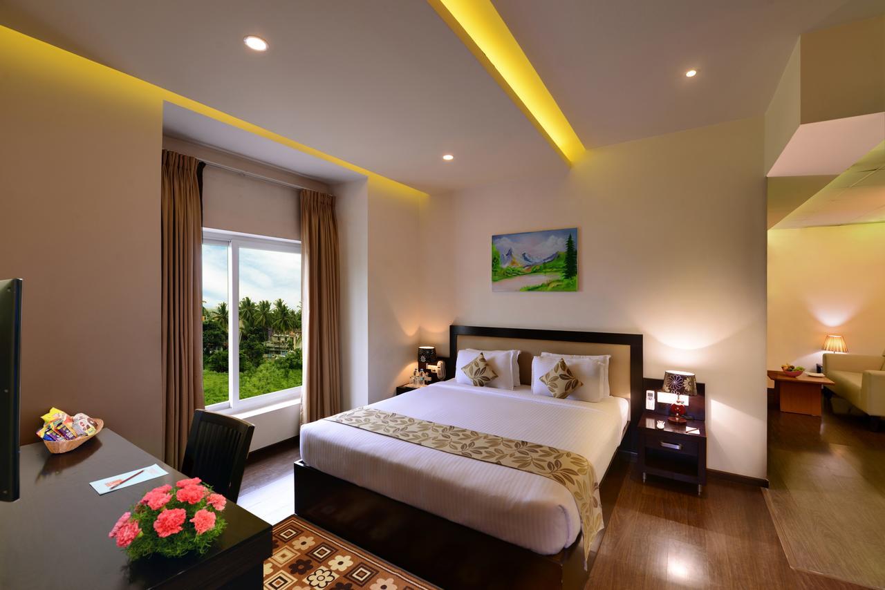 Hotel Royal Ritis Shimoga Esterno foto
