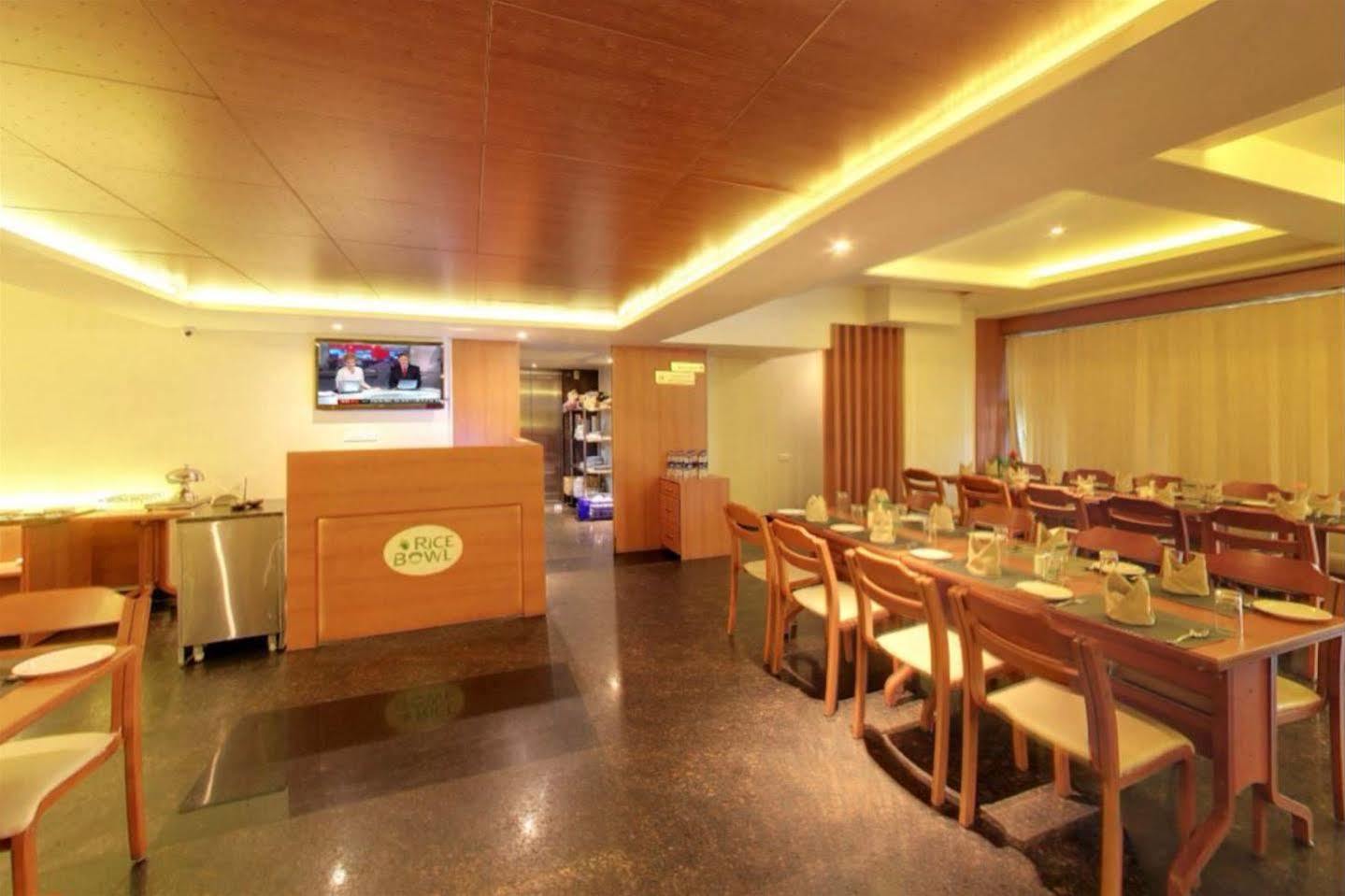 Hotel Royal Ritis Shimoga Esterno foto