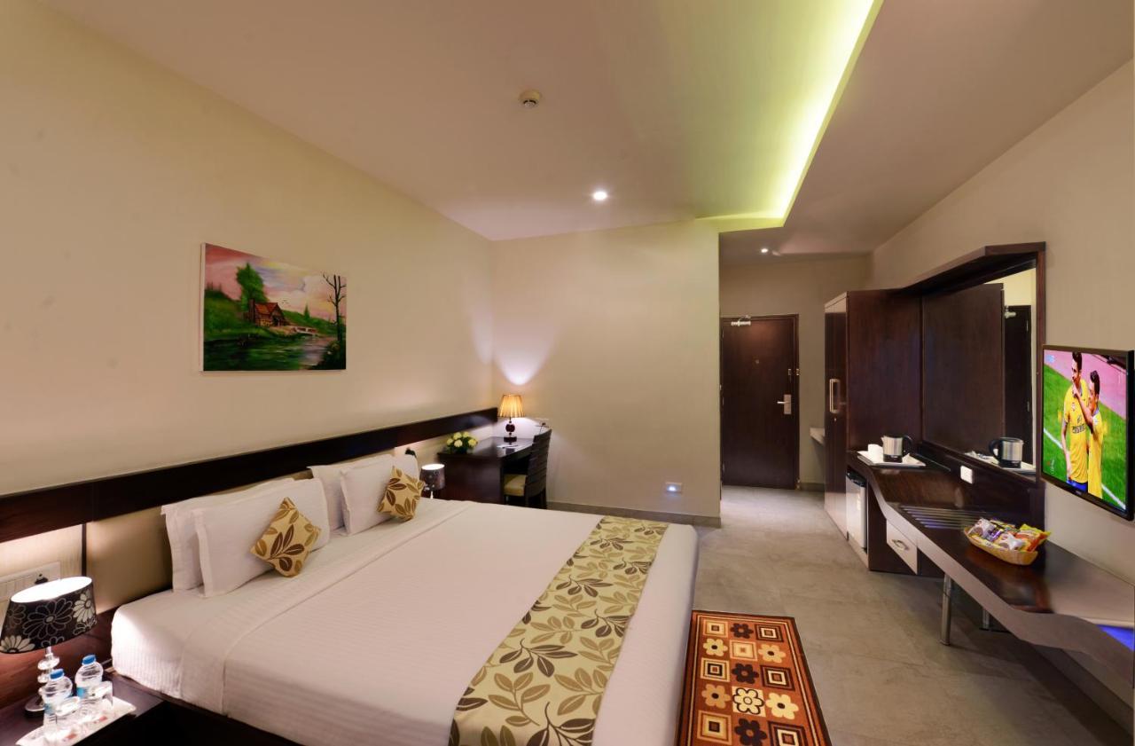 Hotel Royal Ritis Shimoga Esterno foto