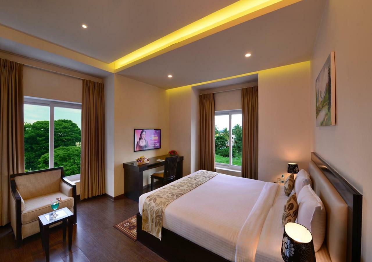 Hotel Royal Ritis Shimoga Esterno foto